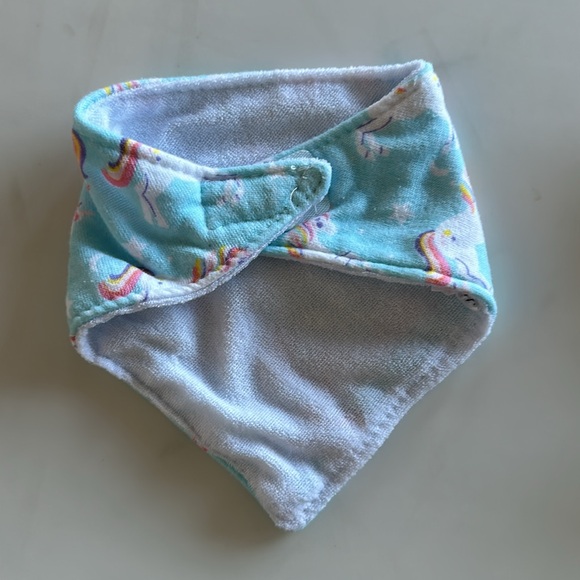 Set of 3 Bibs - Picture 3 of 12